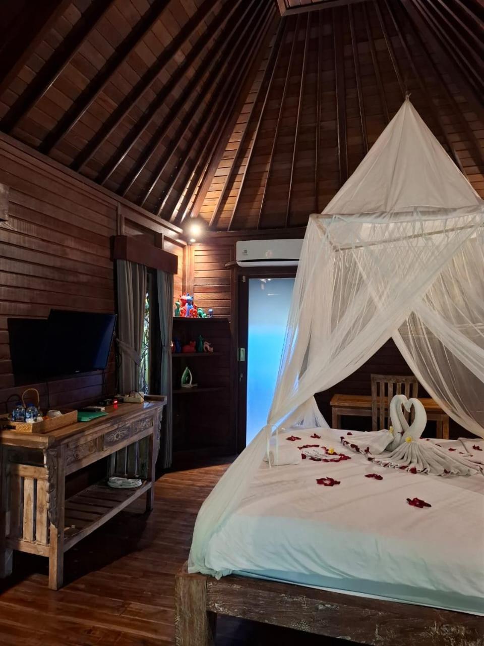 Ubud Virgin Villa Exterior photo